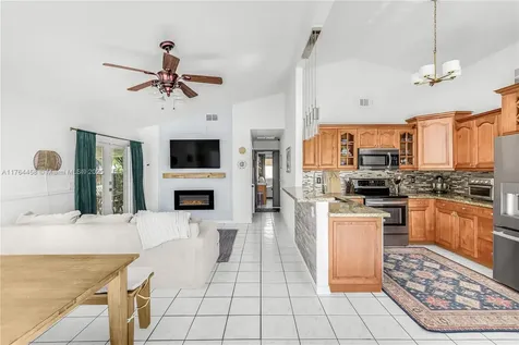 8451 SW 10th Court Pembroke Pines FL 33025