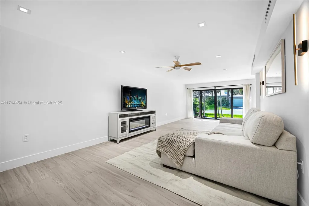 3305 NE 15th Street Fort Lauderdale FL 33304