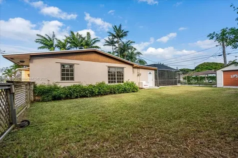 841 NE 13th Street Homestead FL 33030