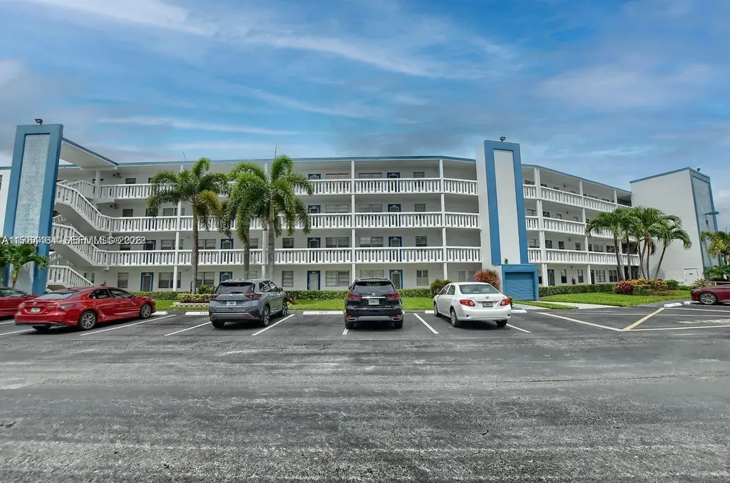 2069 Exeter Boca Raton FL 33434
