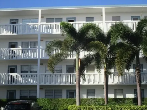 2069 Exeter Boca Raton FL 33434