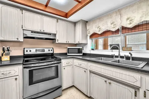 112 SE 6th Avenue Boynton Beach FL 33435