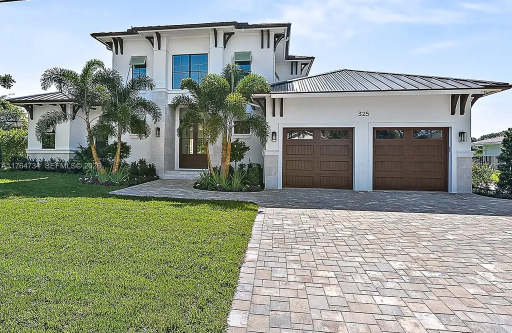 325 N Fairway Tequesta FL 33469