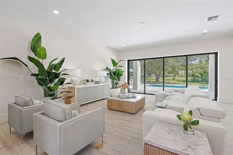 325 N Fairway Tequesta FL 33469