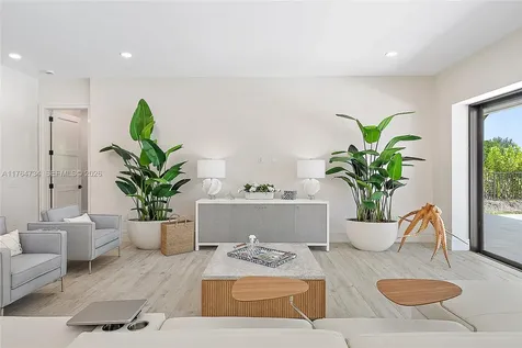 325 N Fairway Tequesta FL 33469