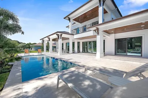 325 N Fairway Tequesta FL 33469