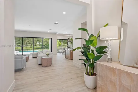 325 N Fairway Tequesta FL 33469