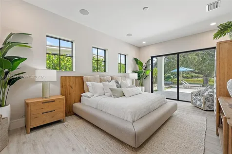 325 N Fairway Tequesta FL 33469