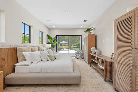 325 N Fairway Tequesta FL 33469