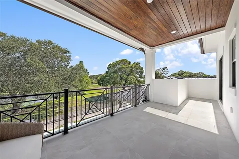 325 N Fairway Tequesta FL 33469