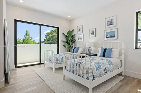 325 N Fairway Tequesta FL 33469