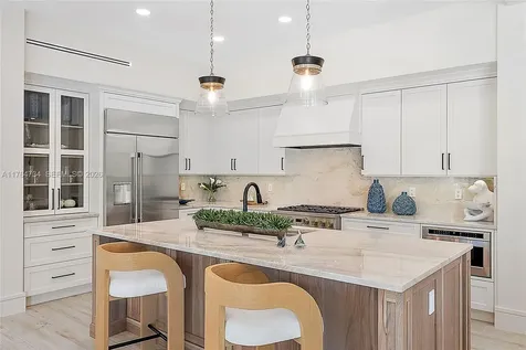 325 N Fairway Tequesta FL 33469