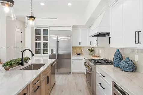 325 N Fairway Tequesta FL 33469