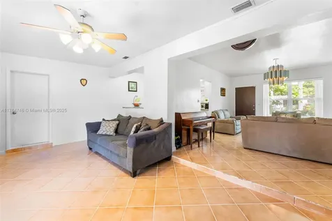 1462 NE 118th Street Miami FL 33161