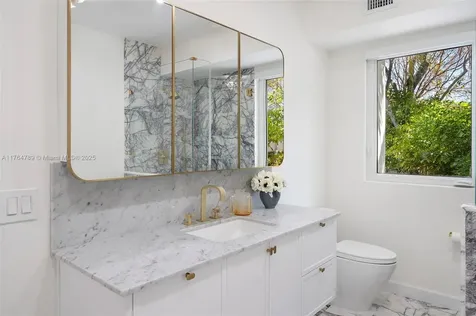 4213 Nautilus Drive Miami Beach FL 33140