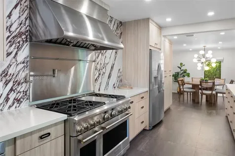 4213 Nautilus Drive Miami Beach FL 33140