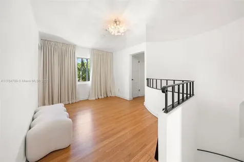4213 Nautilus Drive Miami Beach FL 33140