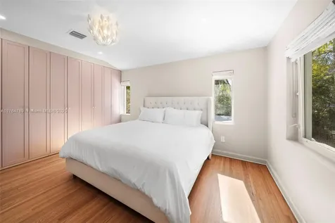 4213 Nautilus Drive Miami Beach FL 33140