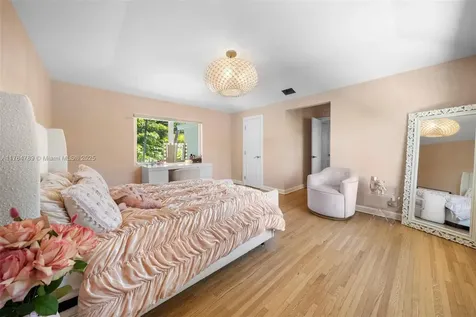 4213 Nautilus Drive Miami Beach FL 33140
