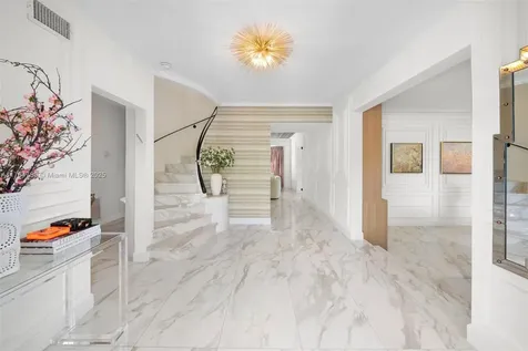 4213 Nautilus Drive Miami Beach FL 33140