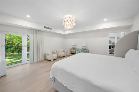 4213 Nautilus Drive Miami Beach FL 33140