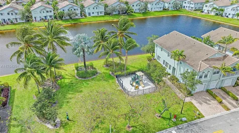 3229 Laurel Ridge Circle Riviera Beach FL 33404