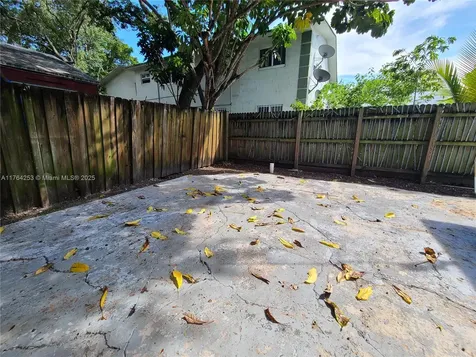 5545 NE Miami Place Miami FL 33137