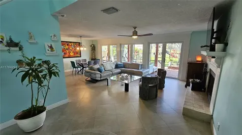 3851 NW 7th Place Deerfield Beach FL 33442