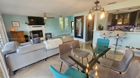 3851 NW 7th Place Deerfield Beach FL 33442