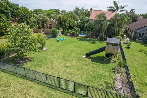 3851 NW 7th Place Deerfield Beach FL 33442