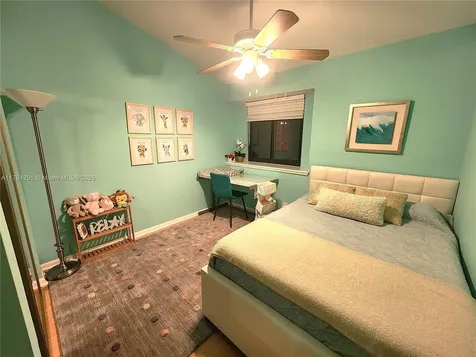 3851 NW 7th Place Deerfield Beach FL 33442