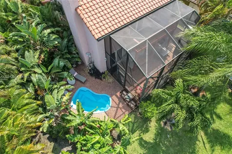 3851 NW 7th Place Deerfield Beach FL 33442