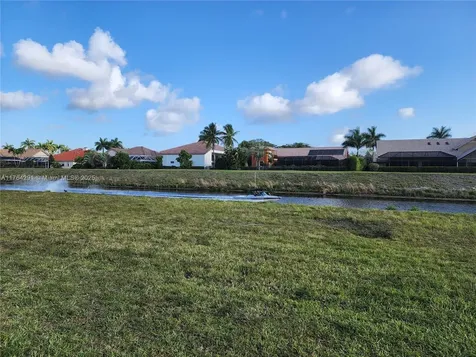 3851 NW 7th Place Deerfield Beach FL 33442