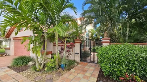 3851 NW 7th Place Deerfield Beach FL 33442