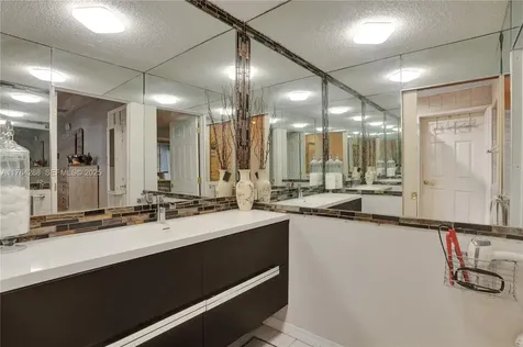 7825 NW 174th Street Hialeah FL 33015