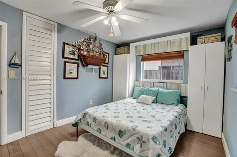 7825 NW 174th Street Hialeah FL 33015
