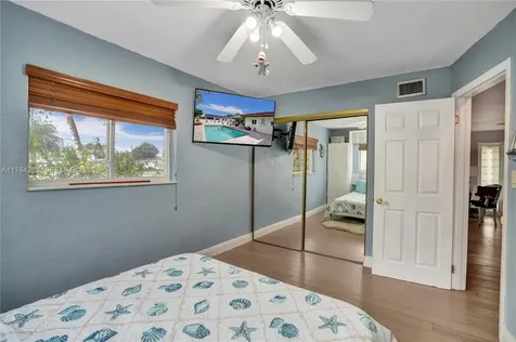 7825 NW 174th Street Hialeah FL 33015