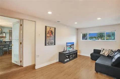 7825 NW 174th Street Hialeah FL 33015