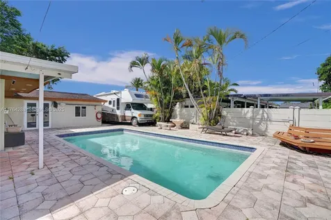 7825 NW 174th Street Hialeah FL 33015