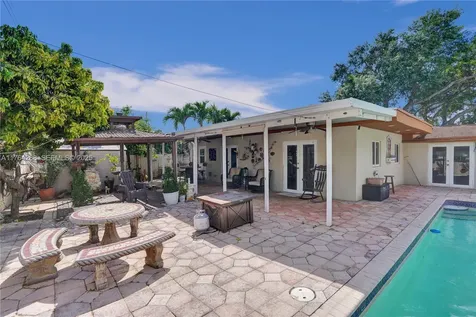 7825 NW 174th Street Hialeah FL 33015