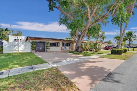 7825 NW 174th Street Hialeah FL 33015