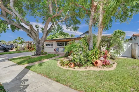 7825 NW 174th Street Hialeah FL 33015