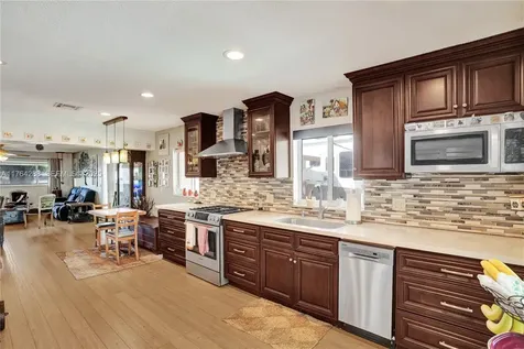 7825 NW 174th Street Hialeah FL 33015