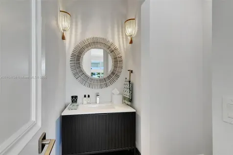 529 Les Jardin Drive Palm Beach Gardens FL 33410