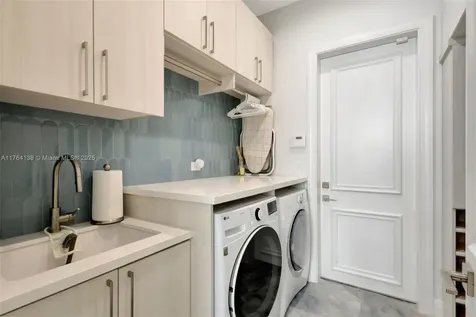 529 Les Jardin Drive Palm Beach Gardens FL 33410