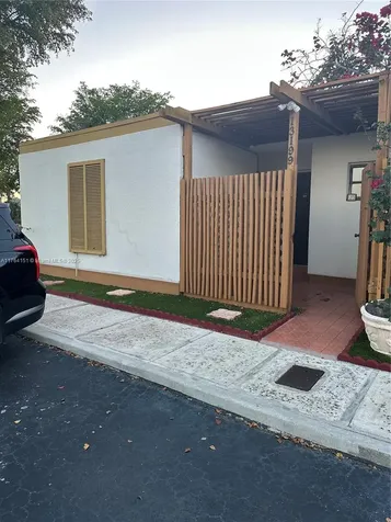 13199 SW 11th Lane Circle Miami FL 33184