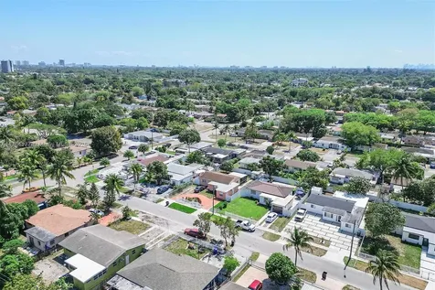 85 NE 171st Terrace North Miami Beach FL 33162
