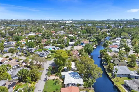 2000 NW 34th Street Oakland Park FL 33309