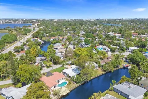 2000 NW 34th Street Oakland Park FL 33309