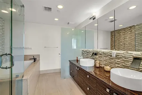 5875 Collins Avenue Miami Beach FL 33140